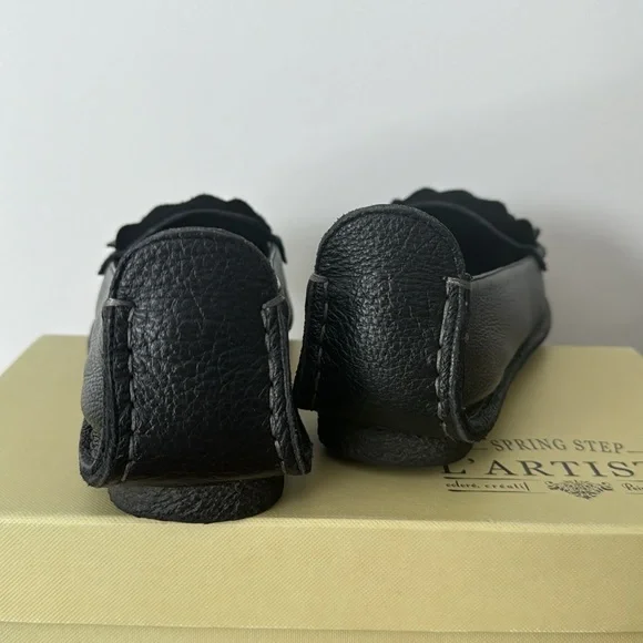 L’Artiste by Spring Step Women's Dezi Flat black leather slip on shoe si… - Picture 7 of 8